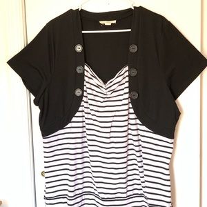 Plus Sz 3X faux 2 piece top deco button detail top 23 1/2 pit to pit comfy